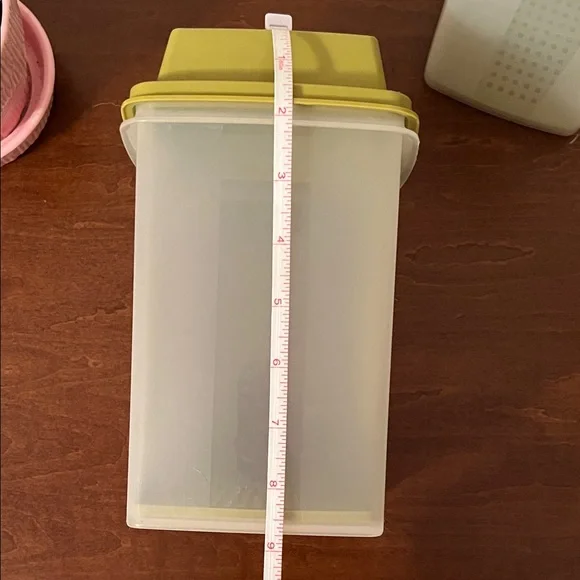 Tupperware Green and White Kitchen Storage Containers - Picture 6 of 11